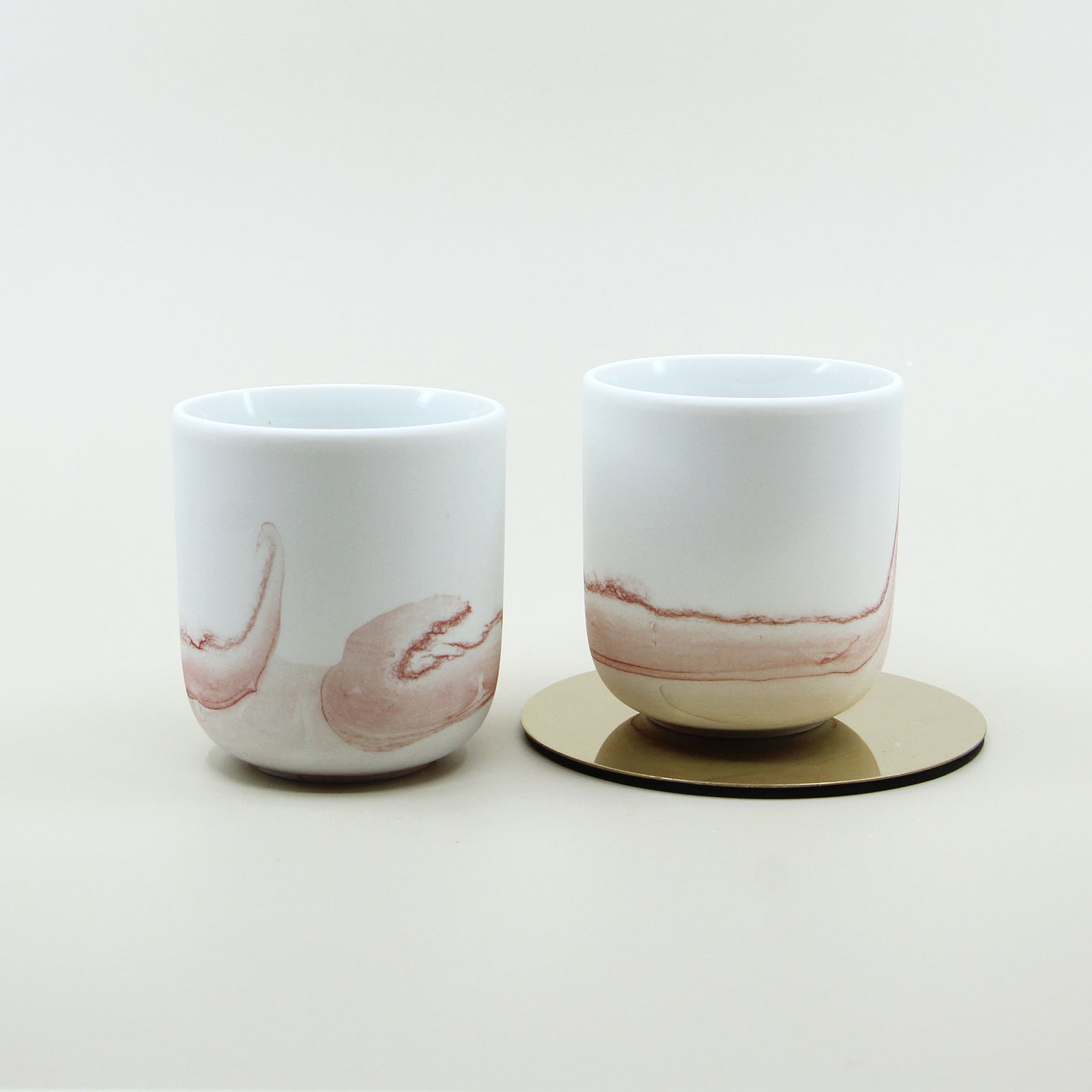 Porzellanbecher Espresso glasiert - 4 Farben von Anna Badur bei Wilhelm die 3.