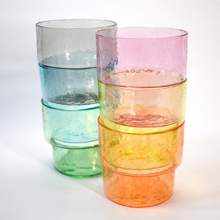 Gläser Pool in verschiedenen Farben von Cornelius Reer bei Wilhelm die 3.