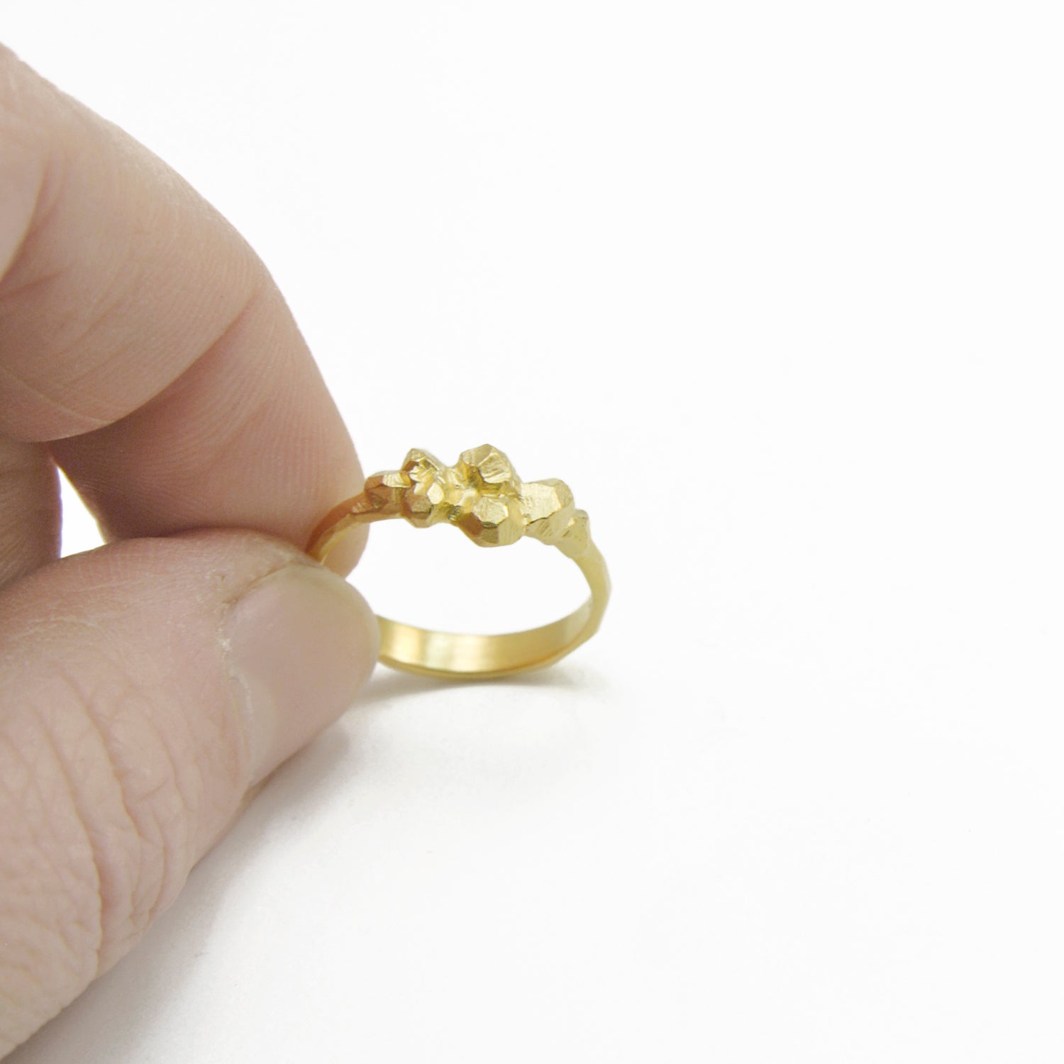 Facett-Ring "Annapurna" von Bettina Götsch bei Wilhelm die 3.