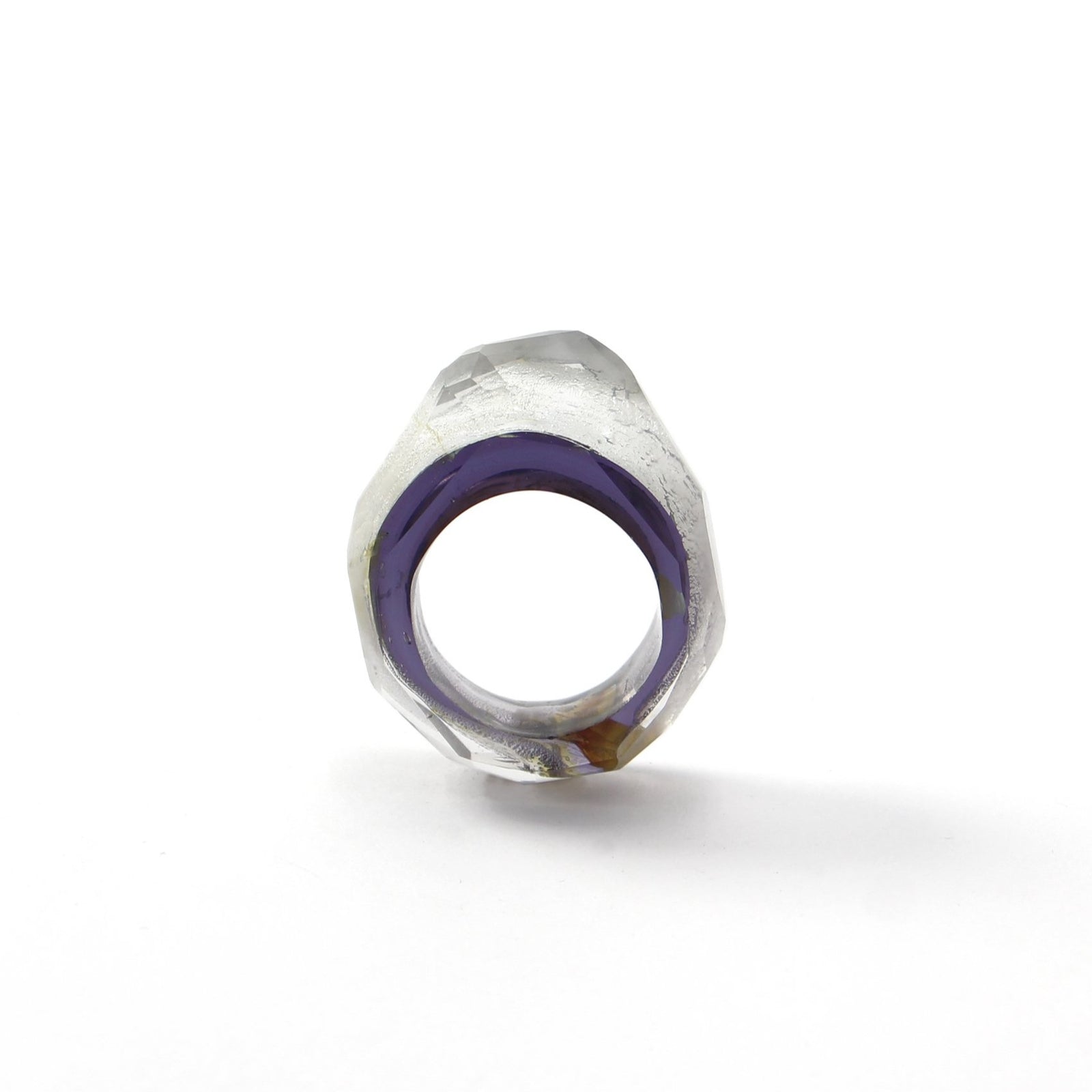 Goldglas-Ring Weiß Violett von Bernhard Simon bei Wilhelm die 3.