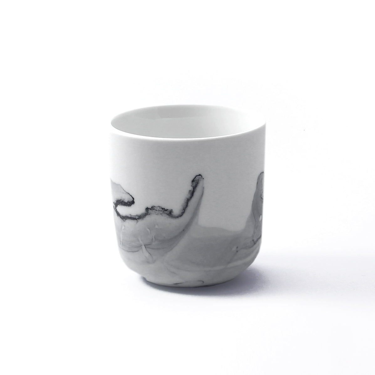 Porzellanbecher groß matt - 4 Farben von Anna Badur bei Wilhelm die 3.