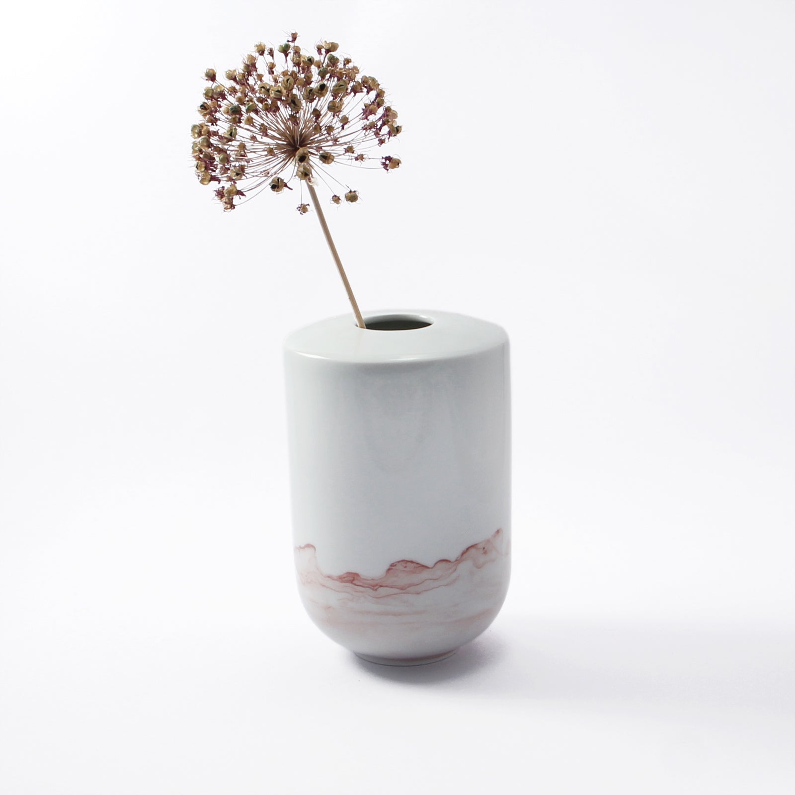 Porzellanvase "Tide" S glasiert - 4 Varianten von Anna Badur bei Wilhelm die 3.