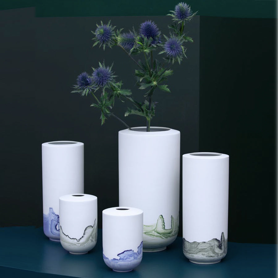 Porzellanvase "Tide" Größe M matt - 3 Varianten von Anna Badur bei Wilhelm die 3.