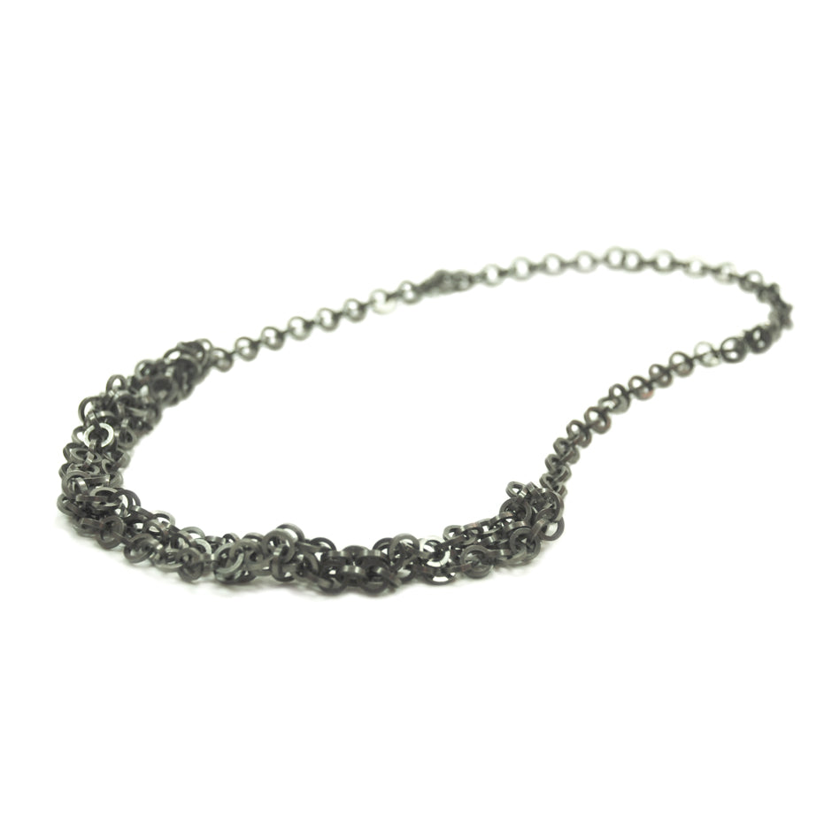 attraente - magnetische Kette schwarz von Ulrike Poelk bei Wilhelm die 3.